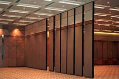 conference space air walls provide acoustical and spacial separation